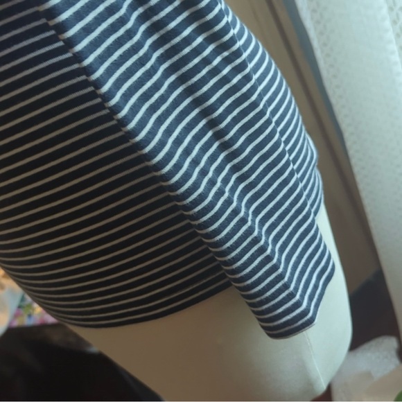 Banana Republic Navy and White Boatneck Striped Long Sleeve Top - Size: Small - Picture 8 of 11